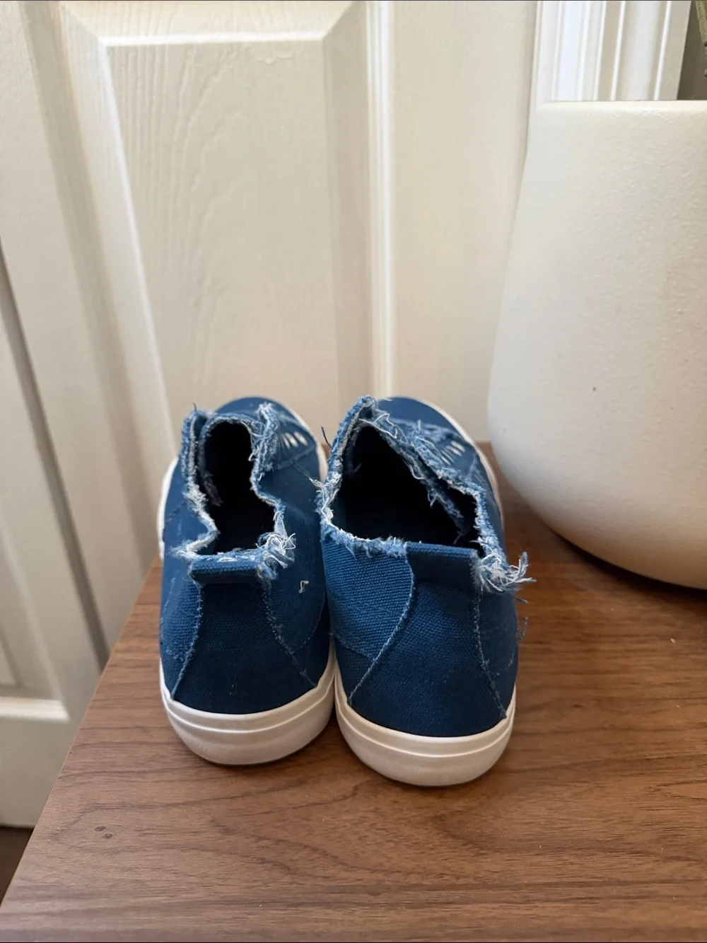 Girlie Girl Originals Blue Distressed Canvas Sneakers Size 9 Boho Laceless